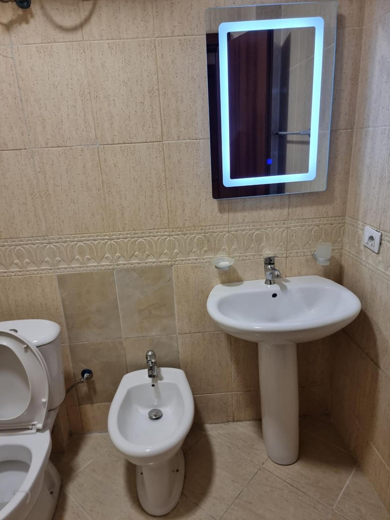 A&nd Tirana